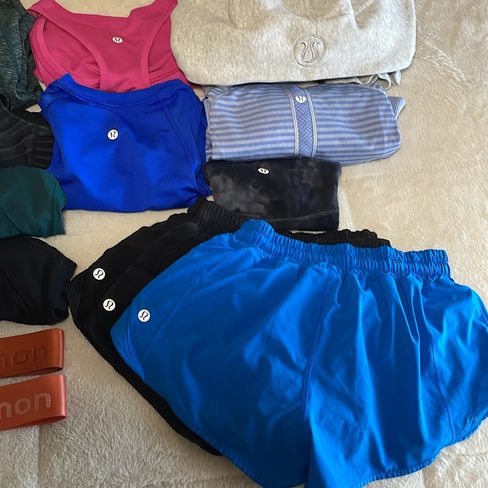Lululemon 1-3 piece Mystery Box - Picture 7 of 12